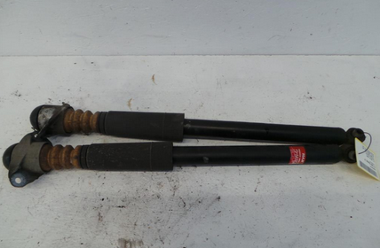 VW Golf IV 4 Bj.99 Satz Sto&szlig;d&auml;mpfer Hinterachse 1,4 55kw Benzin